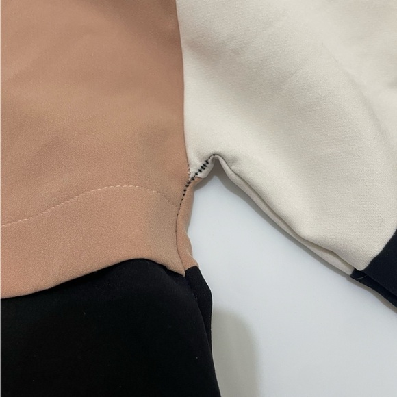 🎀 Zara Cropped Hoodie Sweater | Women’s Size Medium
🎀 - Picture 11 of 14